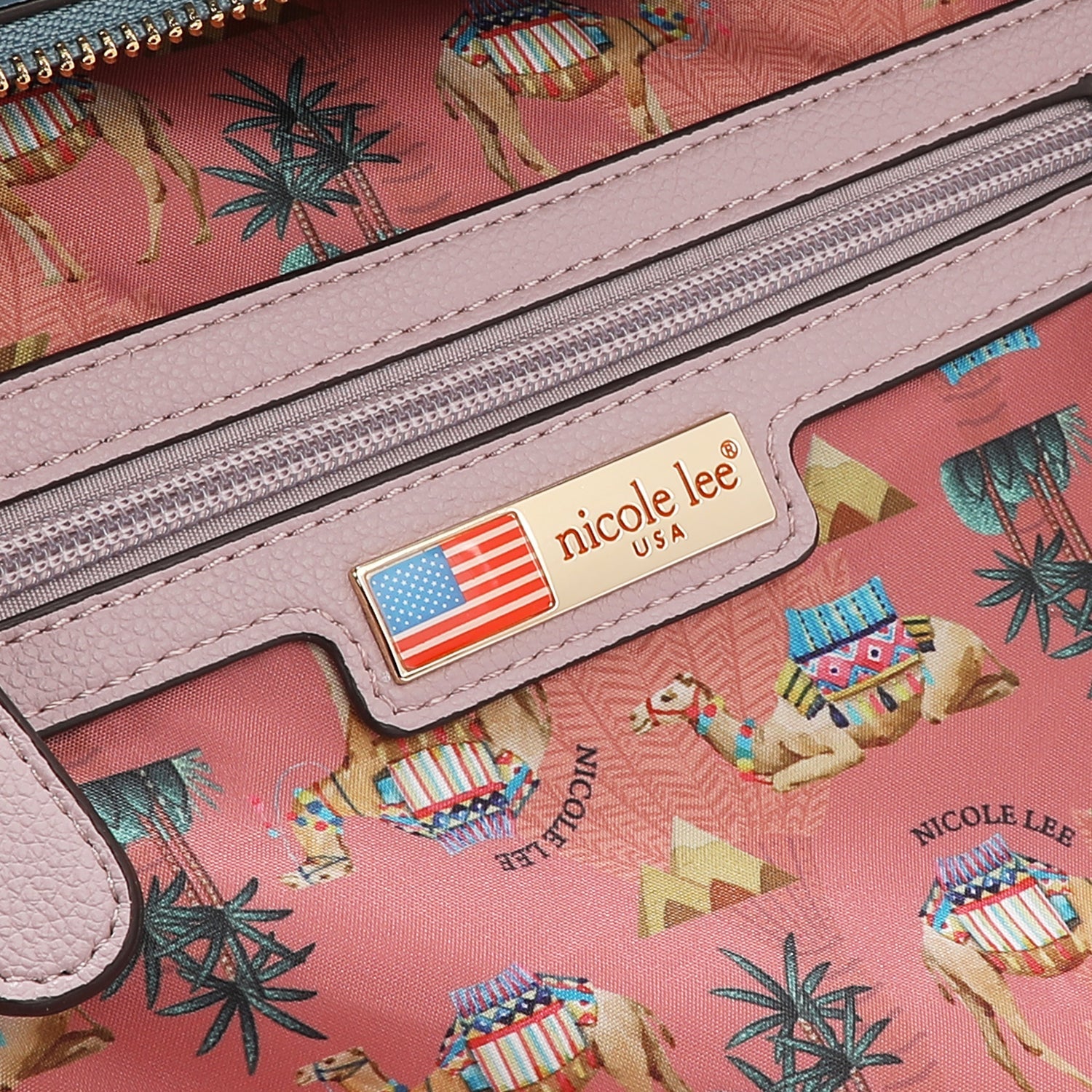SHOULDER BAG (<tc>QUEEN CLEOPATRA</tc>)
