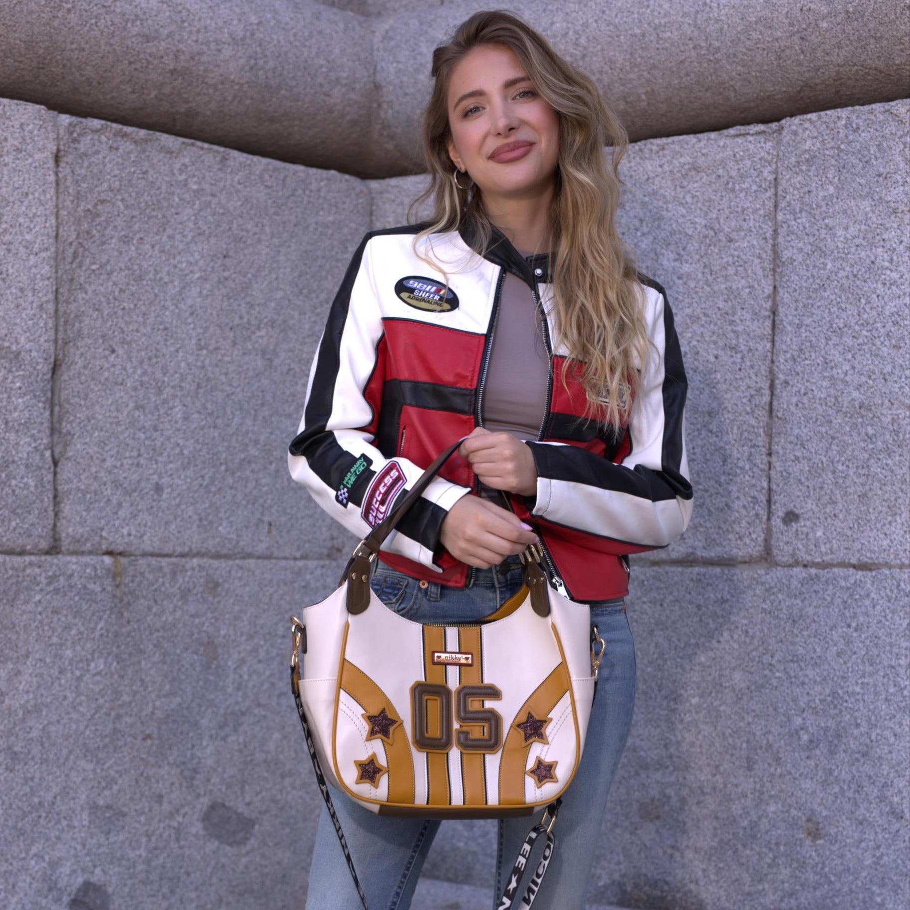 BOLSO HOBO VARSITY (BLANCO)