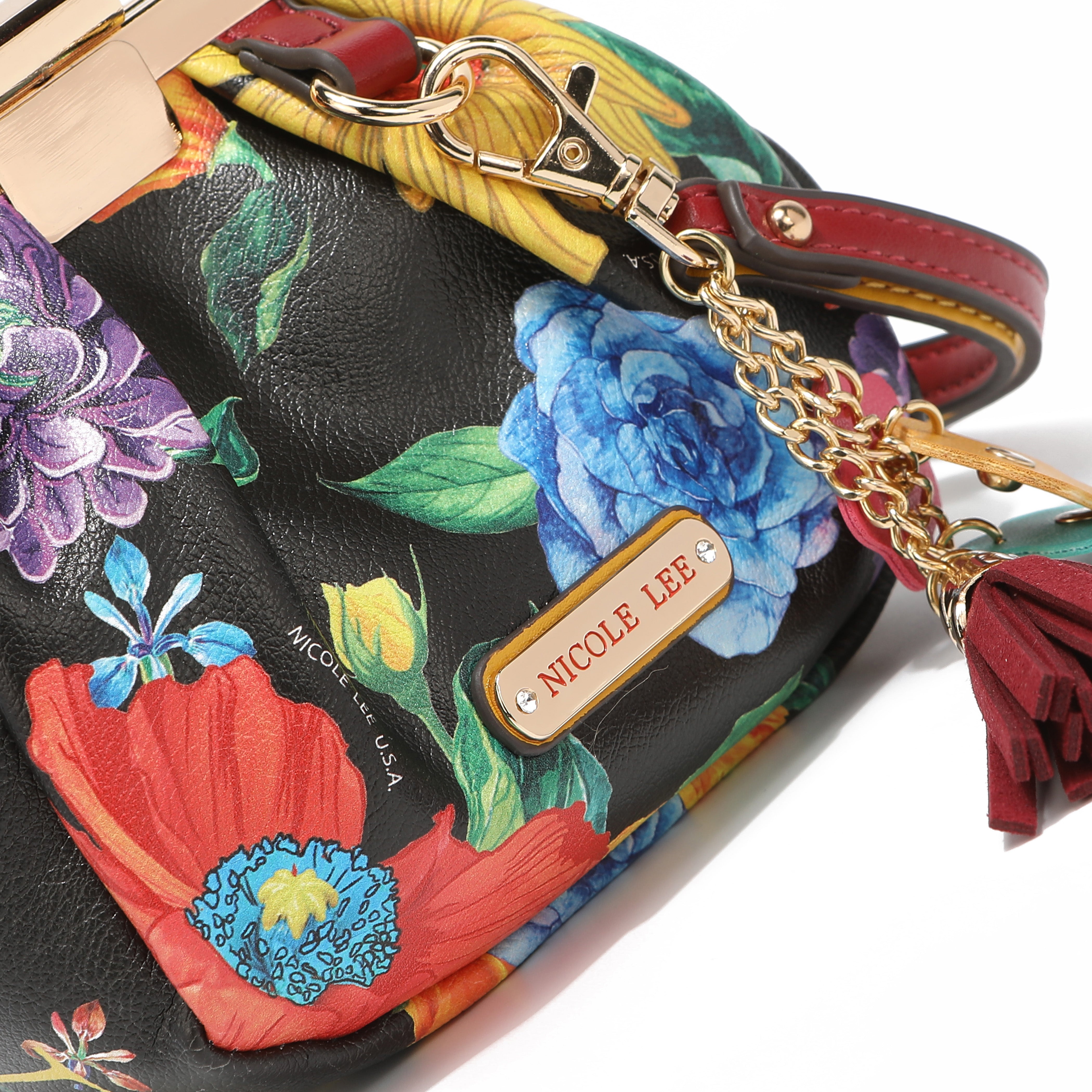 MONEDERO CON PULSERA