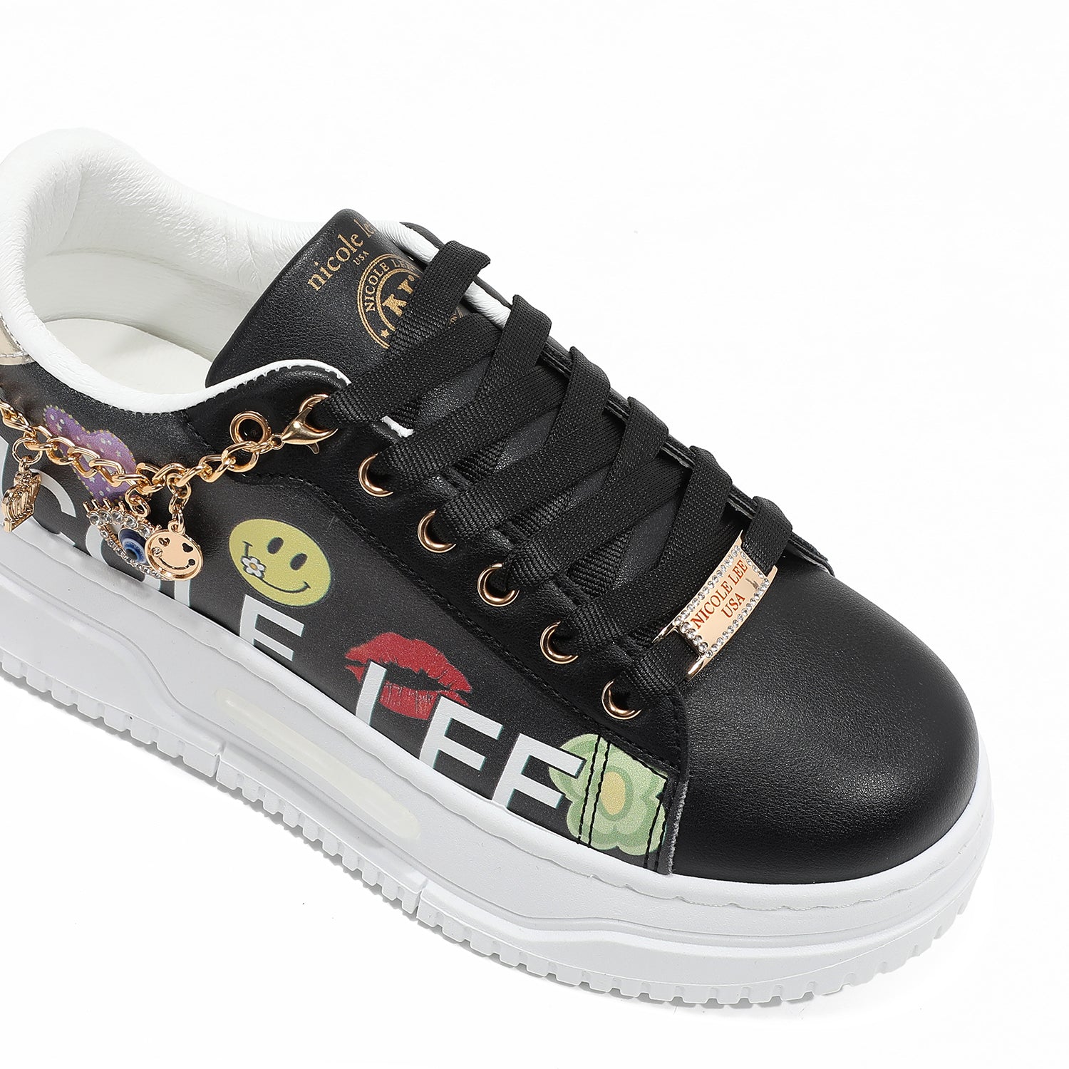 Sneakers with fashion charges